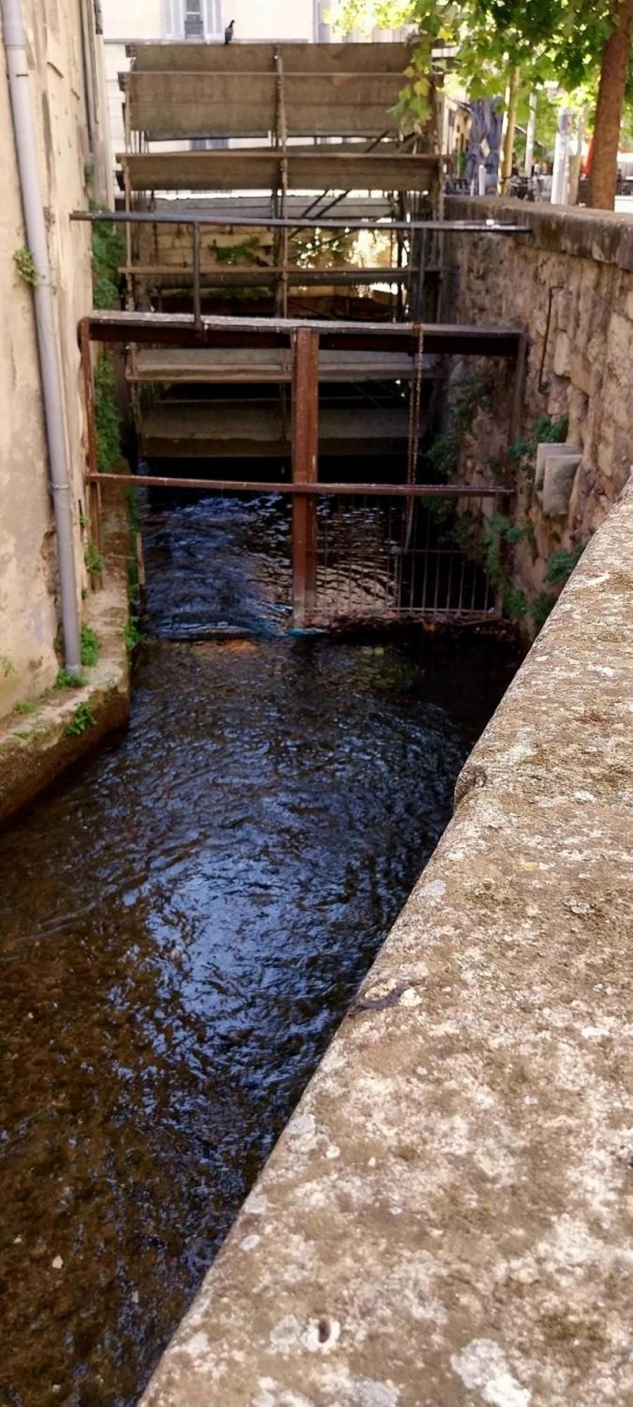 Au Fil De L'Eau Apartman Avignon Kültér fotó